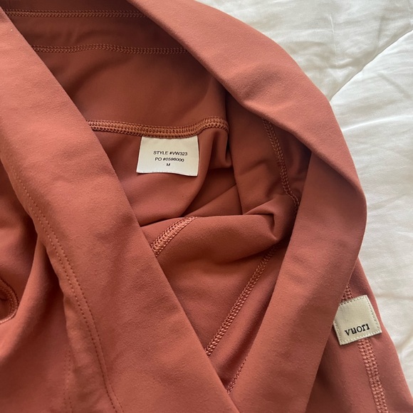 Vuori Women’s Daily Legging - Picture 7 of 9